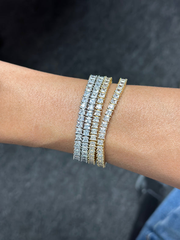Princess Cut White Gold (Silver Looking) Plated Tennis Bracelet